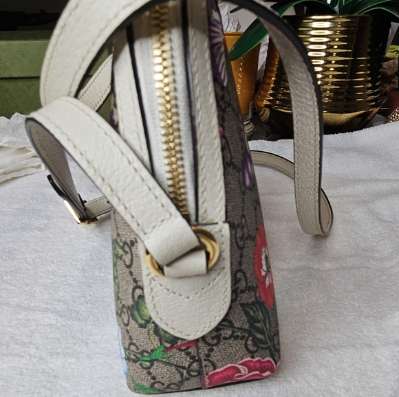 Authentic Like New Gucci GG Supreme Flora Ophida small shoulder bag - Picture 6 of 8